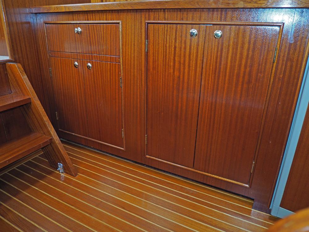 Cabin en avant, H&eacute;bergements